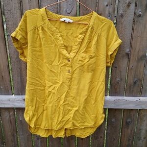 Rose & Olive Short Sleeve Mustard Vneck Button Top Shirt Blouse